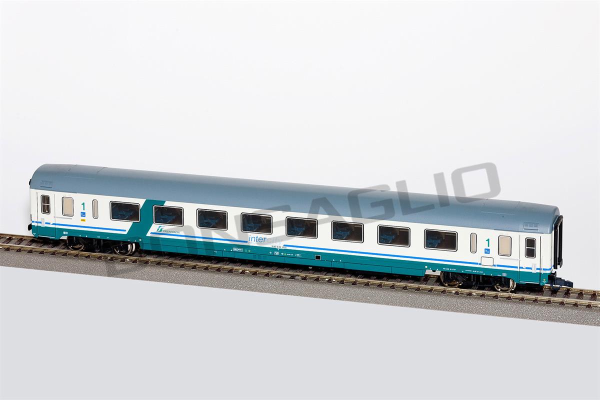 ROCO 45638 CARROZZA PASSEGGERI DI 1^ CLASSE