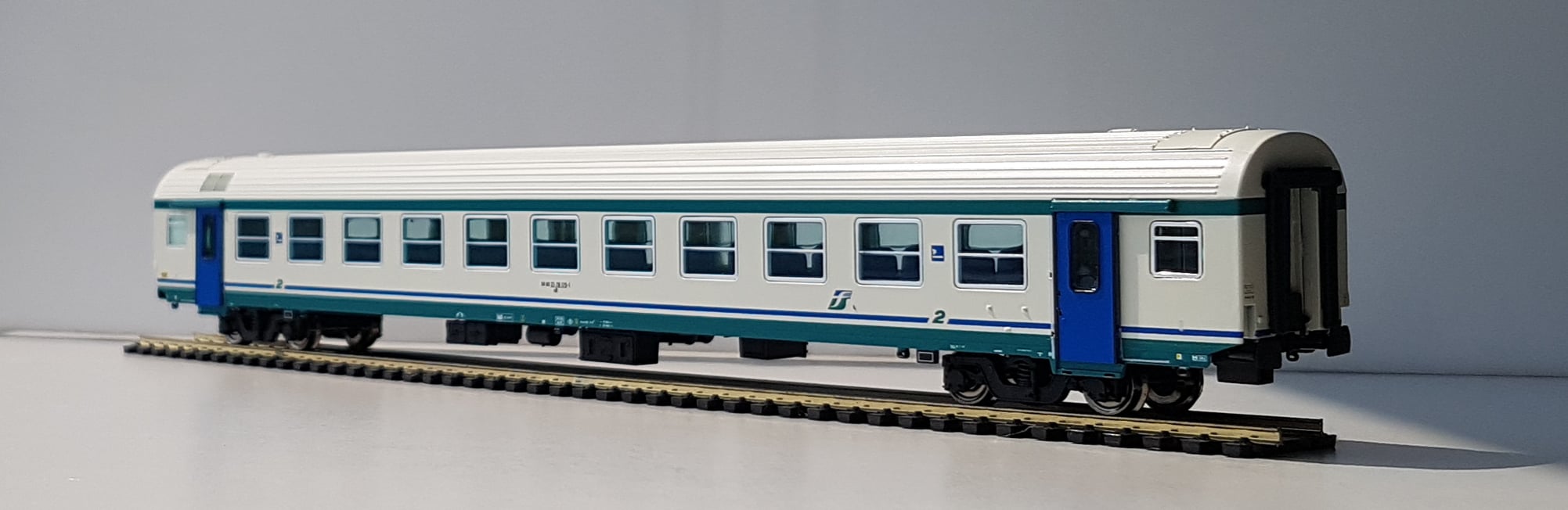 VITRAINS 3209 CARROZZA MDVE 2^ CLASSE