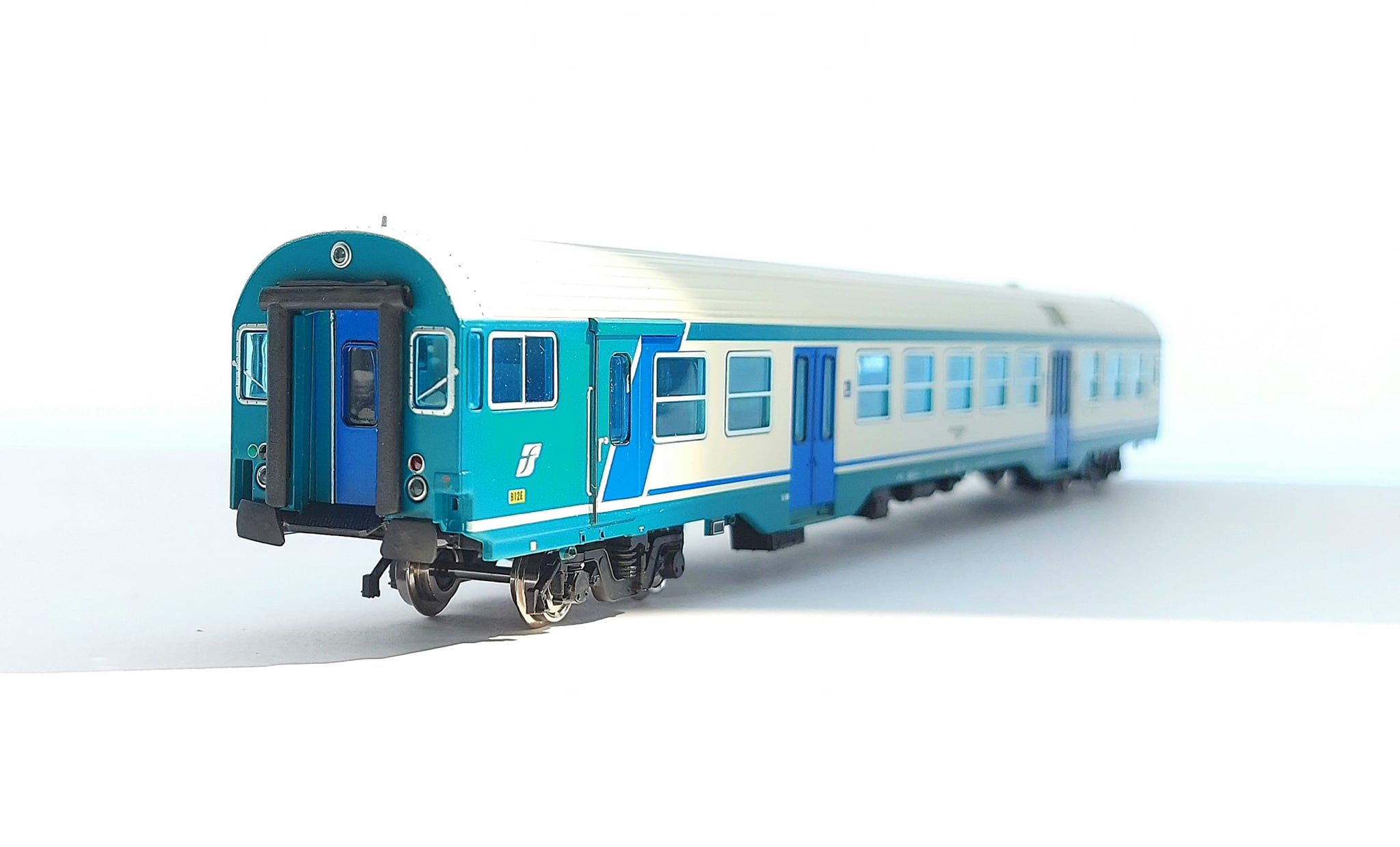 VITRAINS 3253 CARROZZA MDVC PILOTA PASSANTE