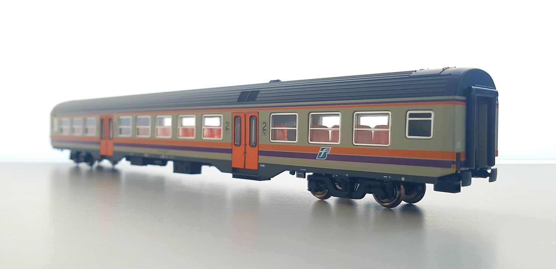 VITRAINS 3238 CARROZZA MDVC 2^ CLASSE