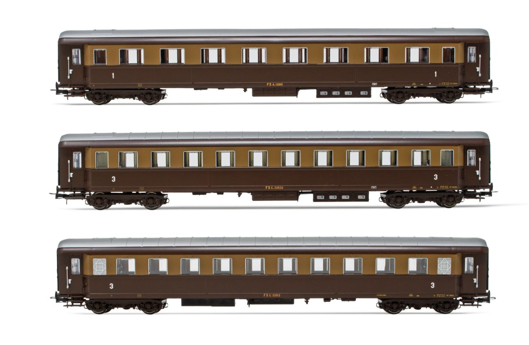 HORNBY HR4326 FS SET 3 CARROZZE LIVREA CASTANO/ISABELLA