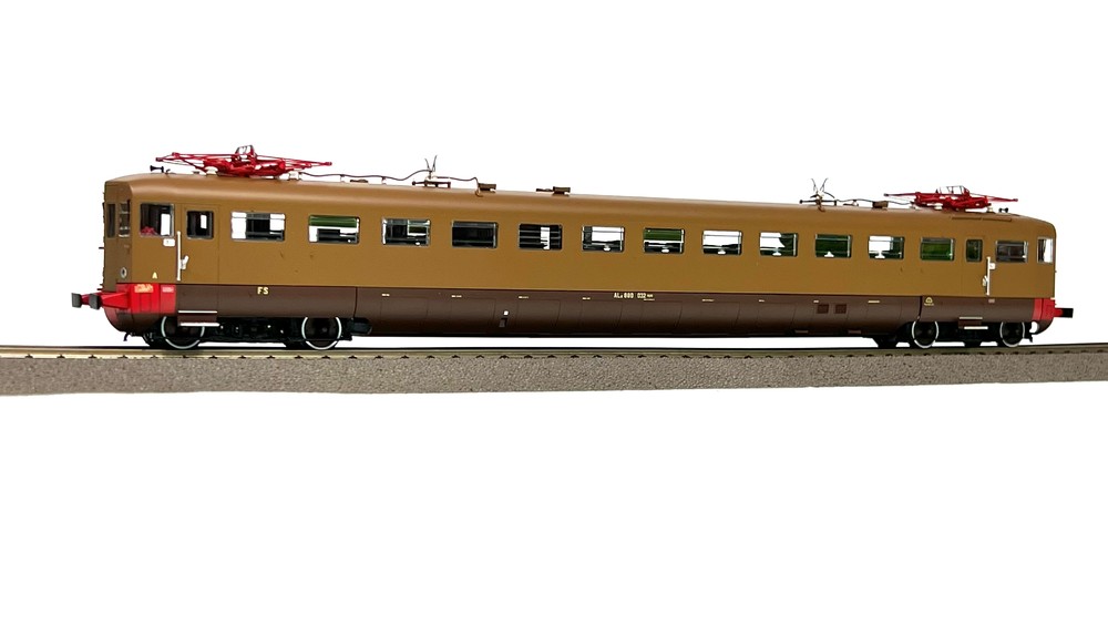 OSKAR OS2100 FS ALE 880.032 MOTORIZZATA LIVREA CASTANO ISABELLA ROSSO EP.IV
