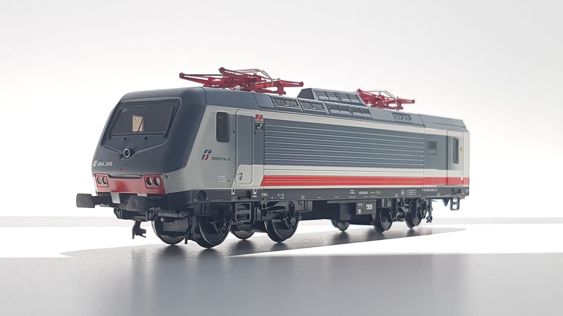 VITRAINS 2245 LOCOMOTIVA E464 LIVREA IC SUN