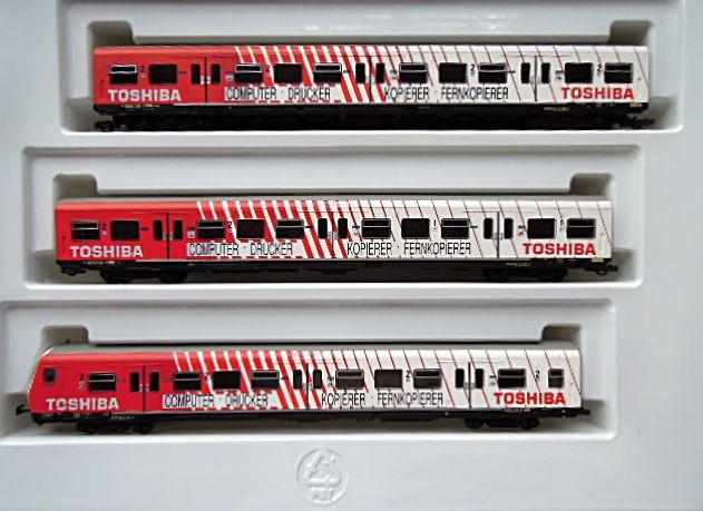 ROCO 44020 SET TRE CARROZZE &quot;TOSHIBA&quot;