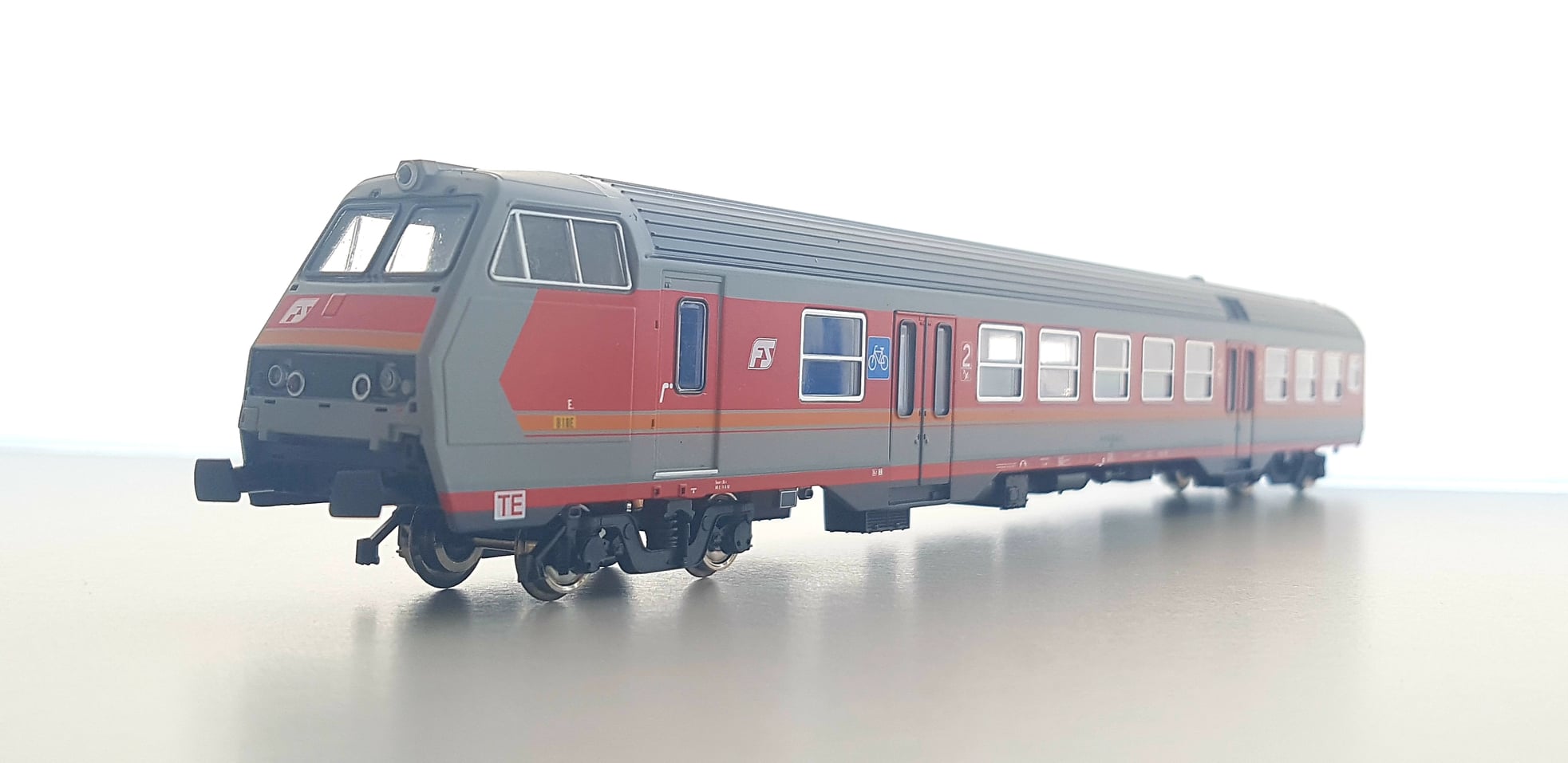 VITRAINS 3294 CARROZZA MDVE livrea DTR 2 Classe FS EUR 69,00 - FR