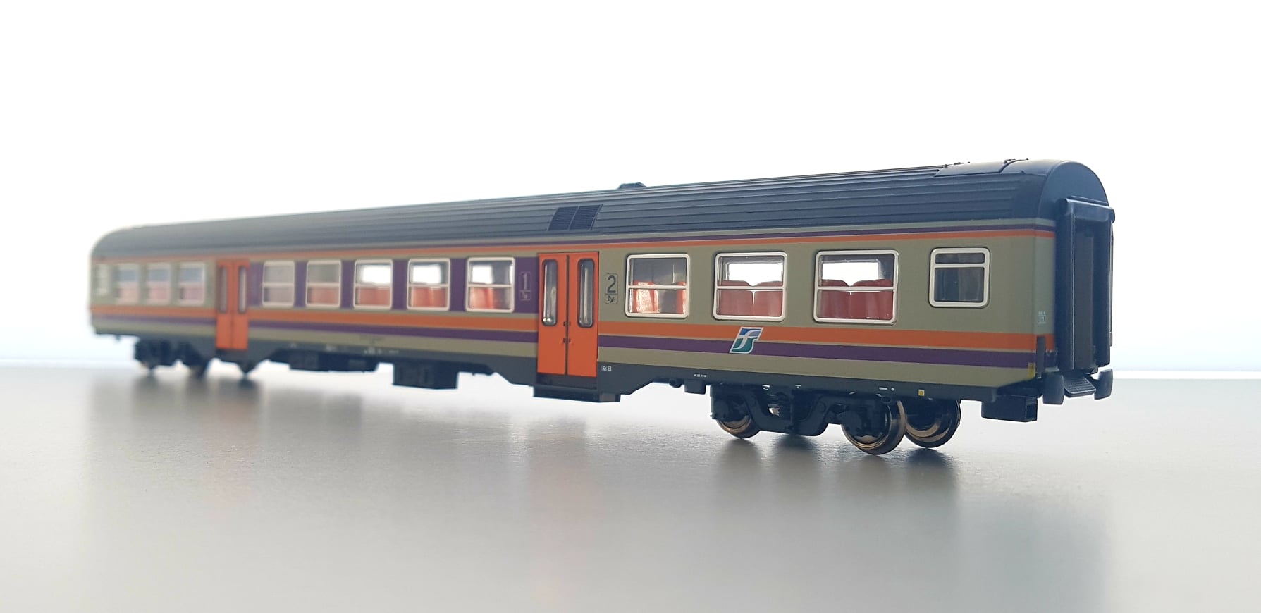 VITRAINS 3237 CARROZZA MDVC 1/2^ CLASSE